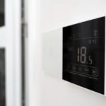 Termostat inteligent pentru climatizare în casă